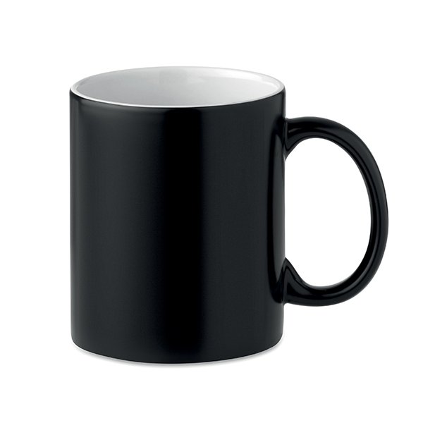 Ceramic mug ● with a sublimation coating ● mug changes colour to your personalized printing ● by pouring (at least) 50°C liquid into the mug.